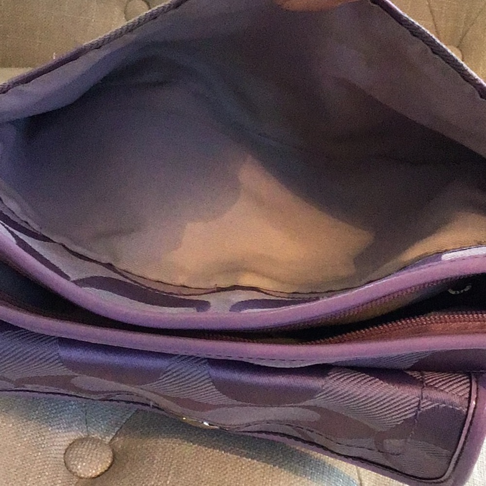 Coach  great condition - Picture 8 of 9